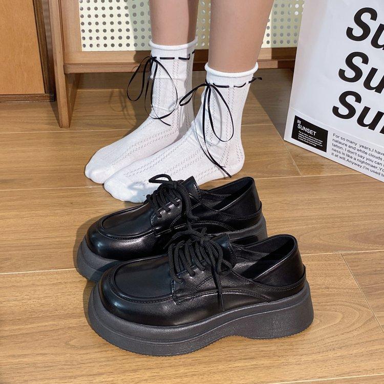 

Small leather shoes women s 2025 autumn new contrasting color design ins trendy British retro style with skirt sweet and cool Mary Jane shoes 40