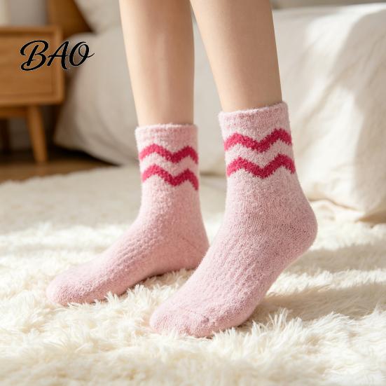 Non Slip Bedtime Socks 1 Pair Women Fuzzy for Valentine's Day, Warm Fluffy Coral Fleece Winter Slipper Socks, Fall Thick Sleeping Gift Holiday House