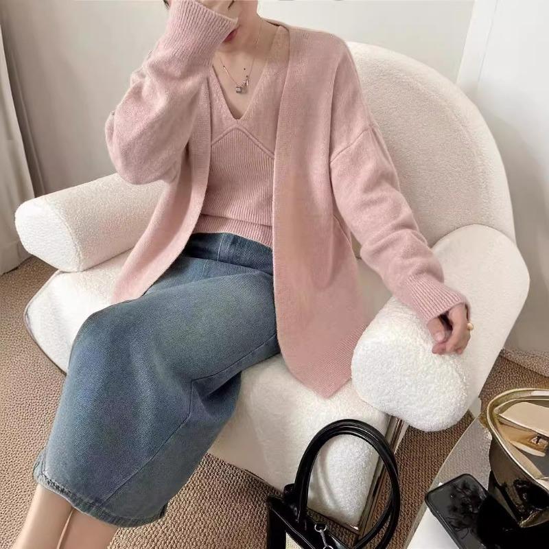 Spring and Autumn New Temperament Celebrity Style Lace Neck Knitted Gentle Wind Soft Waxy Knitted Cardigan Two-piece Sweater