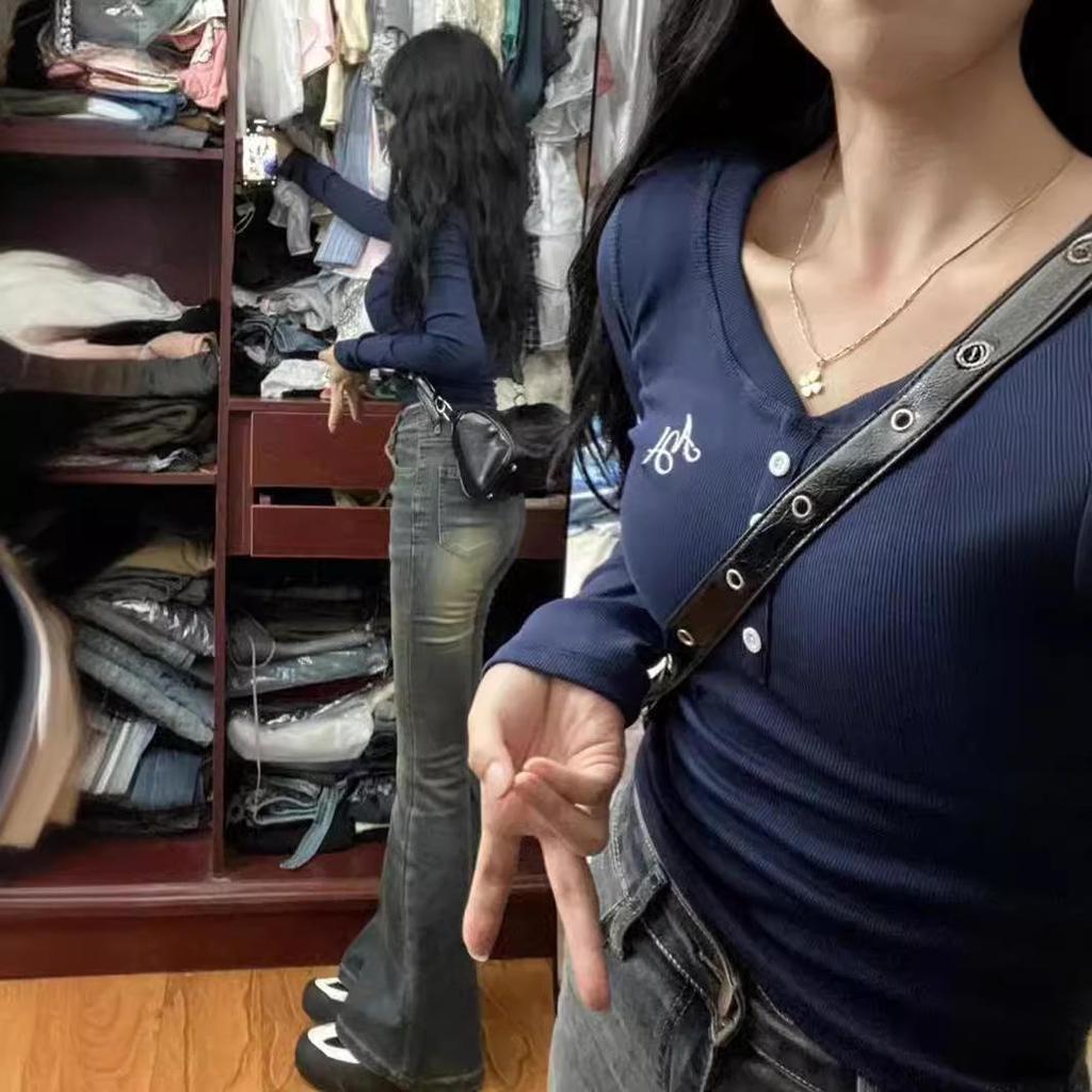 Top trendy de damă cu mânecă lungă, decolteu în V, croială slim fit, dulce și picant