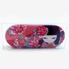 Kimmidoll Brillenetui mit Reinigungs-Kokeshi-Puppe Tuch, (HANA)