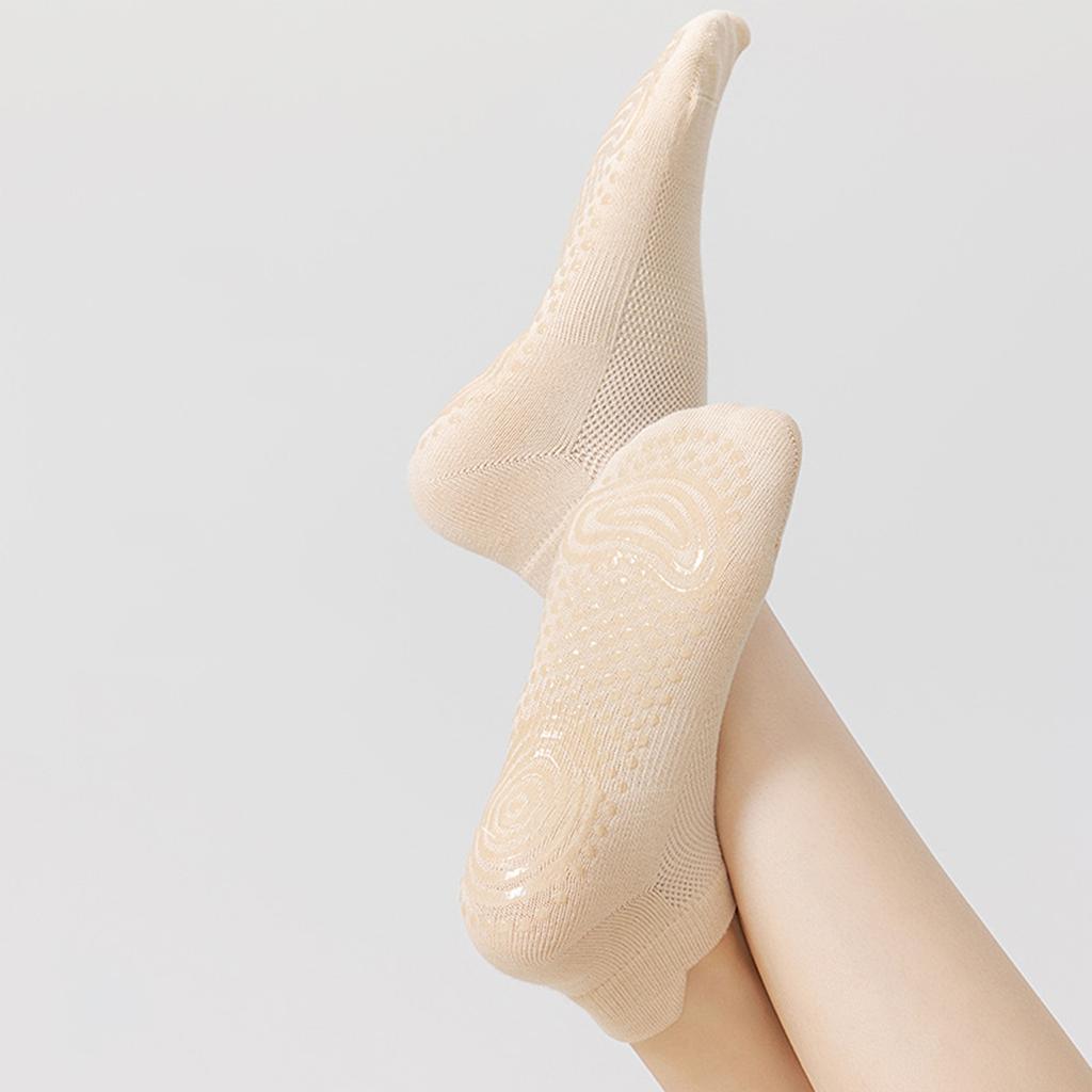 Women's Low Cut Non Slip Socks for Indoor Use Breathable Sweat Absorbent Yoga Socks with Grip Bottom for Exercise and Daily Wear