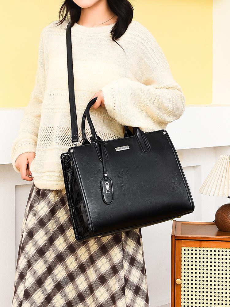 Women's 2025 Trendy Large Capacity Casual Tote Handbag & Crossbody Bag