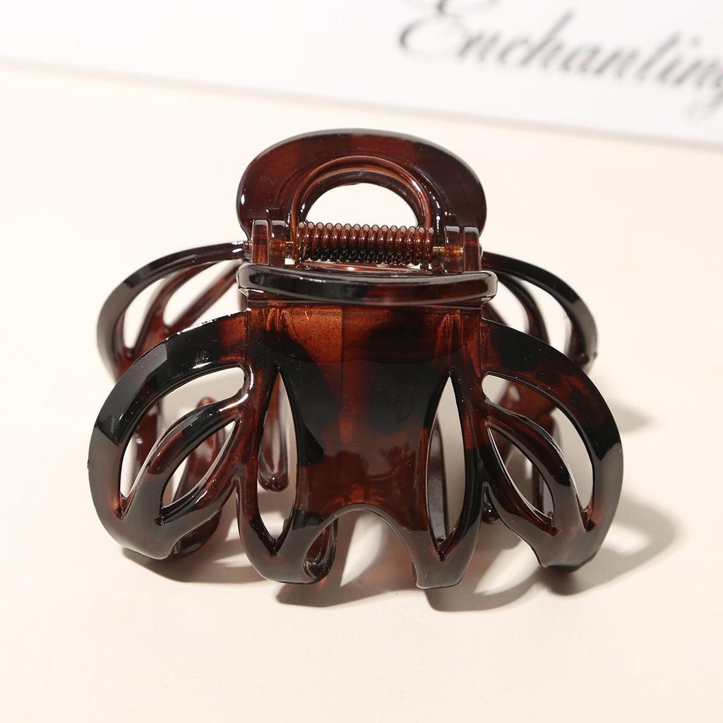 2026 Summer Medium Hairpin: Elegant High-End Shark Clip for Women's Bun