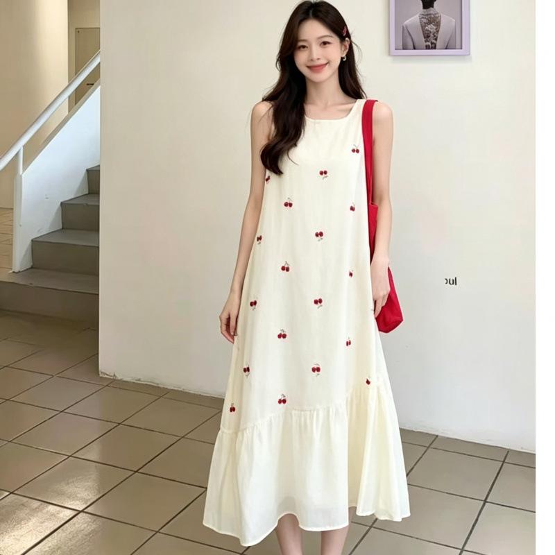 Loose and thin cherry print dress women's summer rice white gentle wind age reduction casual sleeveless long A-shaped skirt