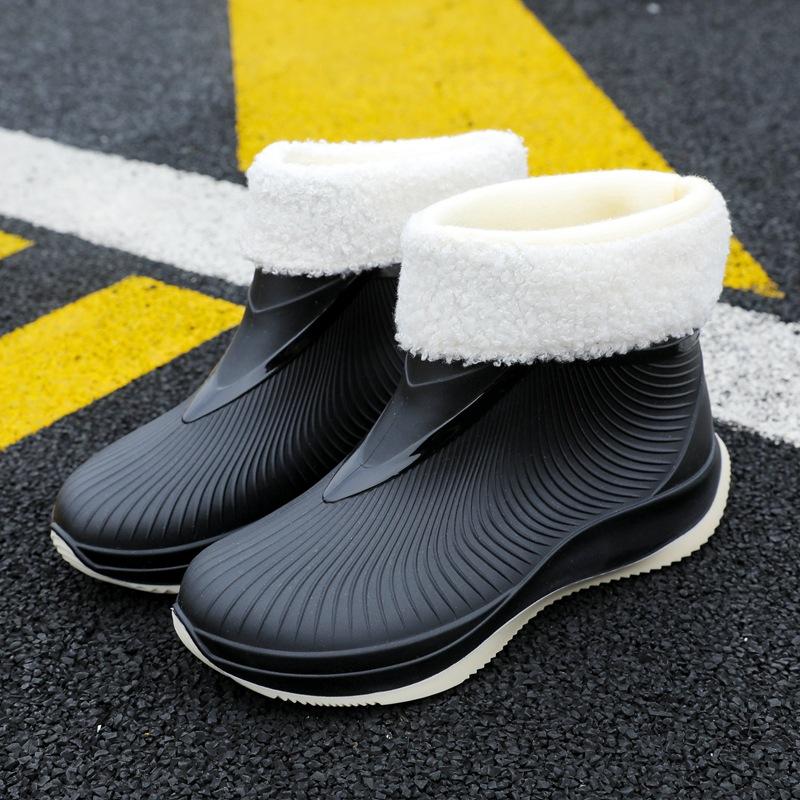 Women's Rain Boots Are Fashionable, Lightweight, Thick Soled, Wear-resistant, Rainproof, And Slip Resistant When Worn Externally