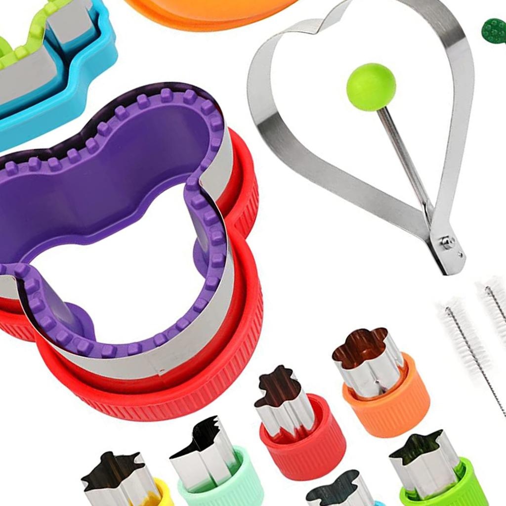 32PCS Sandwich Cutter and Sealer Set Stainless Steel Bread Fruit Cutters Heart Shaped Egg Shaper Wit