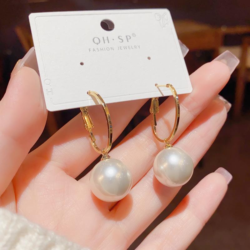 Female Fashion Personality Exaggerated Versatile Earrings 1 pair