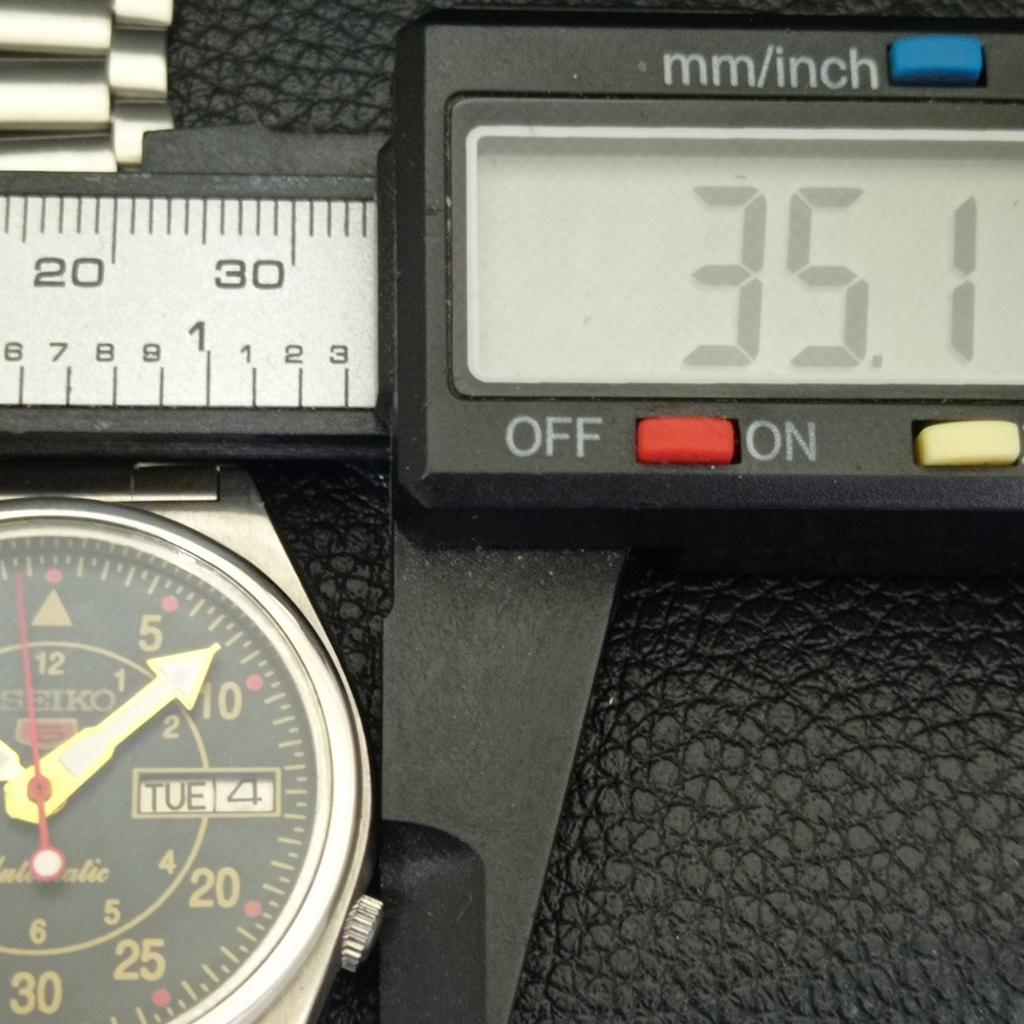 GENUINE VINTAGE SEIKO 5 AUTOMATIC 7009A JAPAN MENS BLACK DIAL WATCH A702405-5 R124-a702405