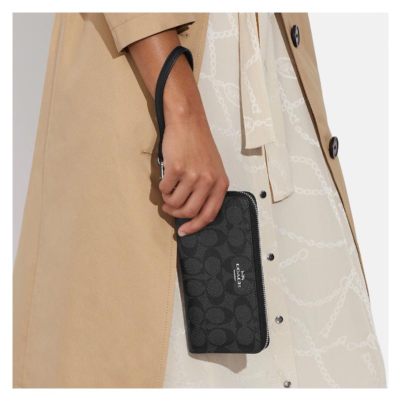 Coach Zip Around 19 Classic Old Flower Printed Zipper Closure Coated Canvas and Leather Card Holder Wallet Regular Women's Black