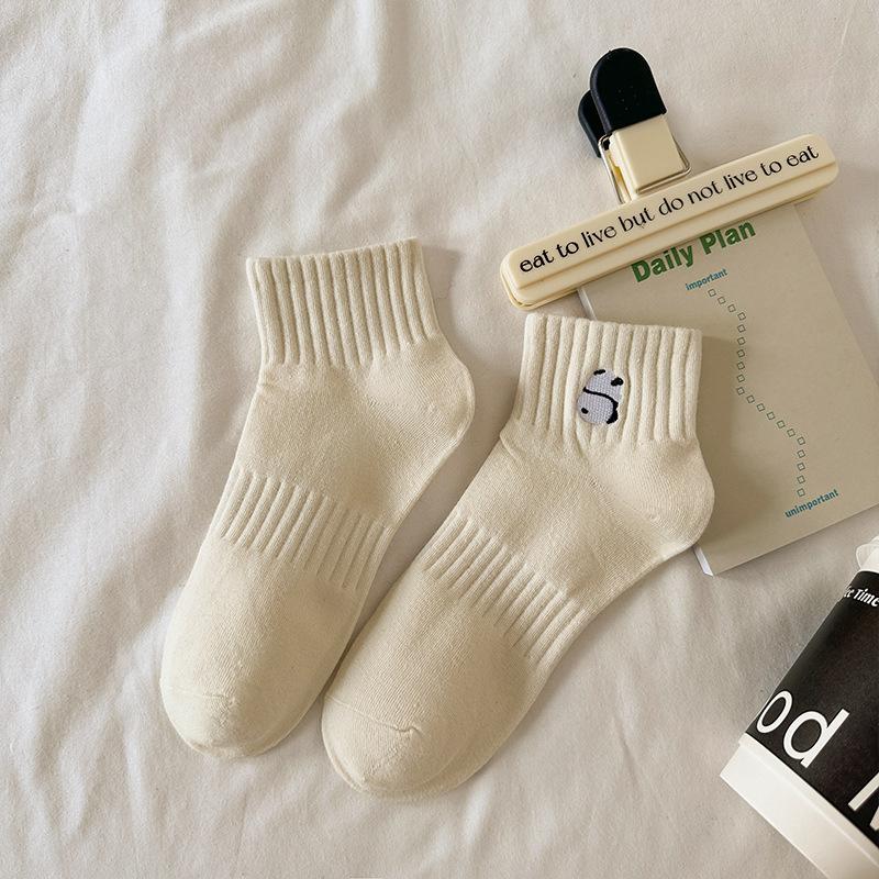 Śmieszne Słodkie Skarpetki Panda z Haftem Kobiety Harajuku Kawaii Zwierzę Czarne i Białe Panda Haftowane Krótkie Skarpetki do Kostki