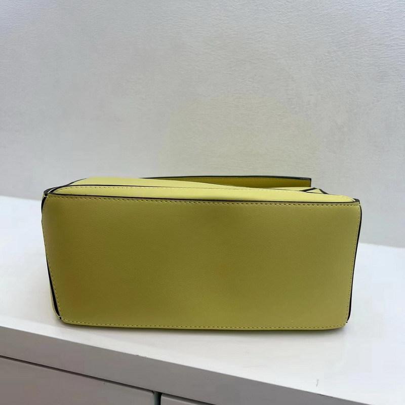 Genuine Leather Women's Bag With Geometric Stitching Contrasting Color Pillow Bag. Fashionable Portable Single Shoulder Diagonal