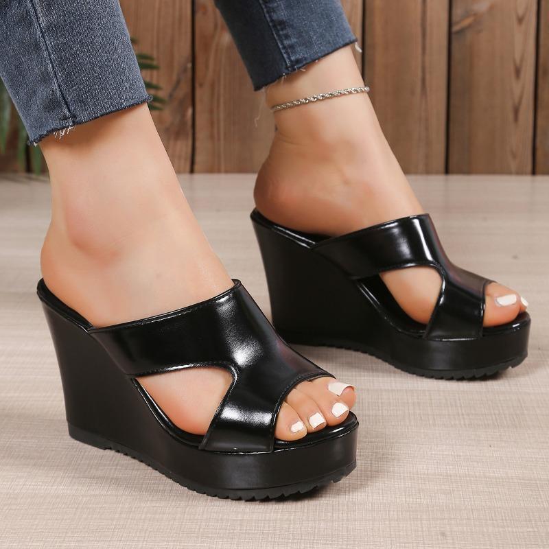 Fashion Women's Shoes 2025 Hot Sale Open Toe Women's Slippers Platform Outdoor Casual Slippers Women Super High Wedges Round Toe Sandals