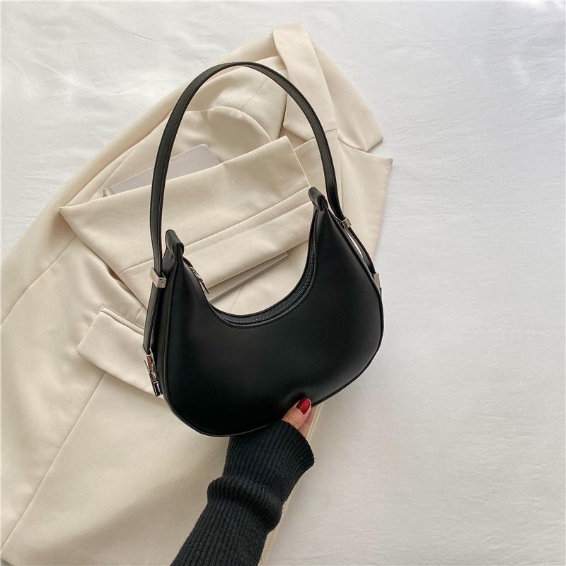 Trendy 2023 Summer Fashion Crescent Shoulder Bag For Women Casual Street Style