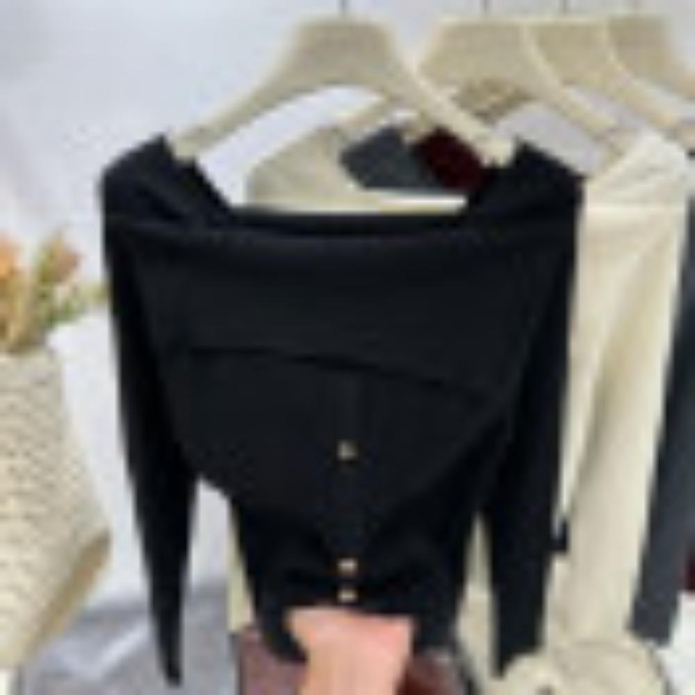 A Stylish One-shoulder Knitted Sweater for Women In Autumn and Winter, A Slimming and Form-fitting Base Layer, A Unique and Distinctive Top