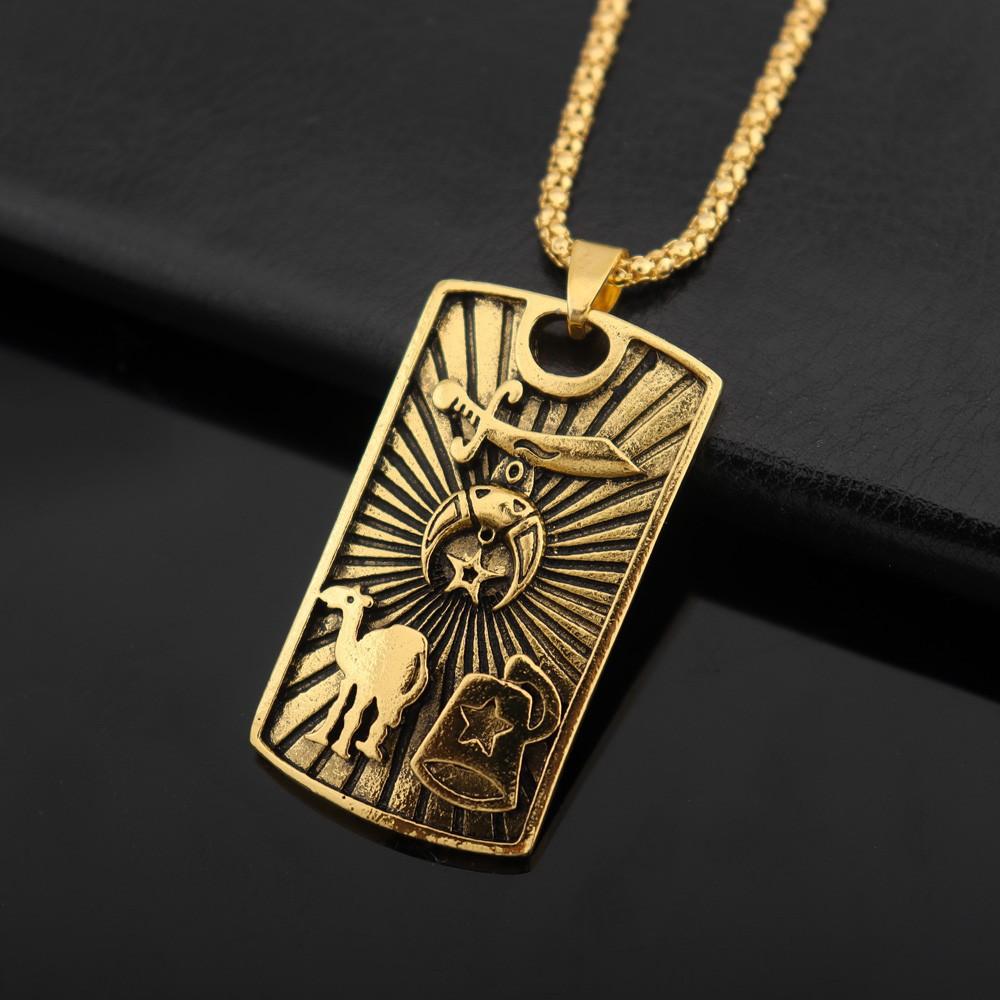 Nuova Collana con Ciondolo a Forma di Stella Falce e Cammello