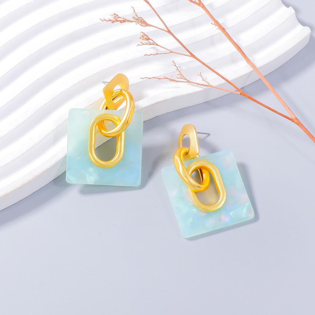 Fashionable geometric earrings