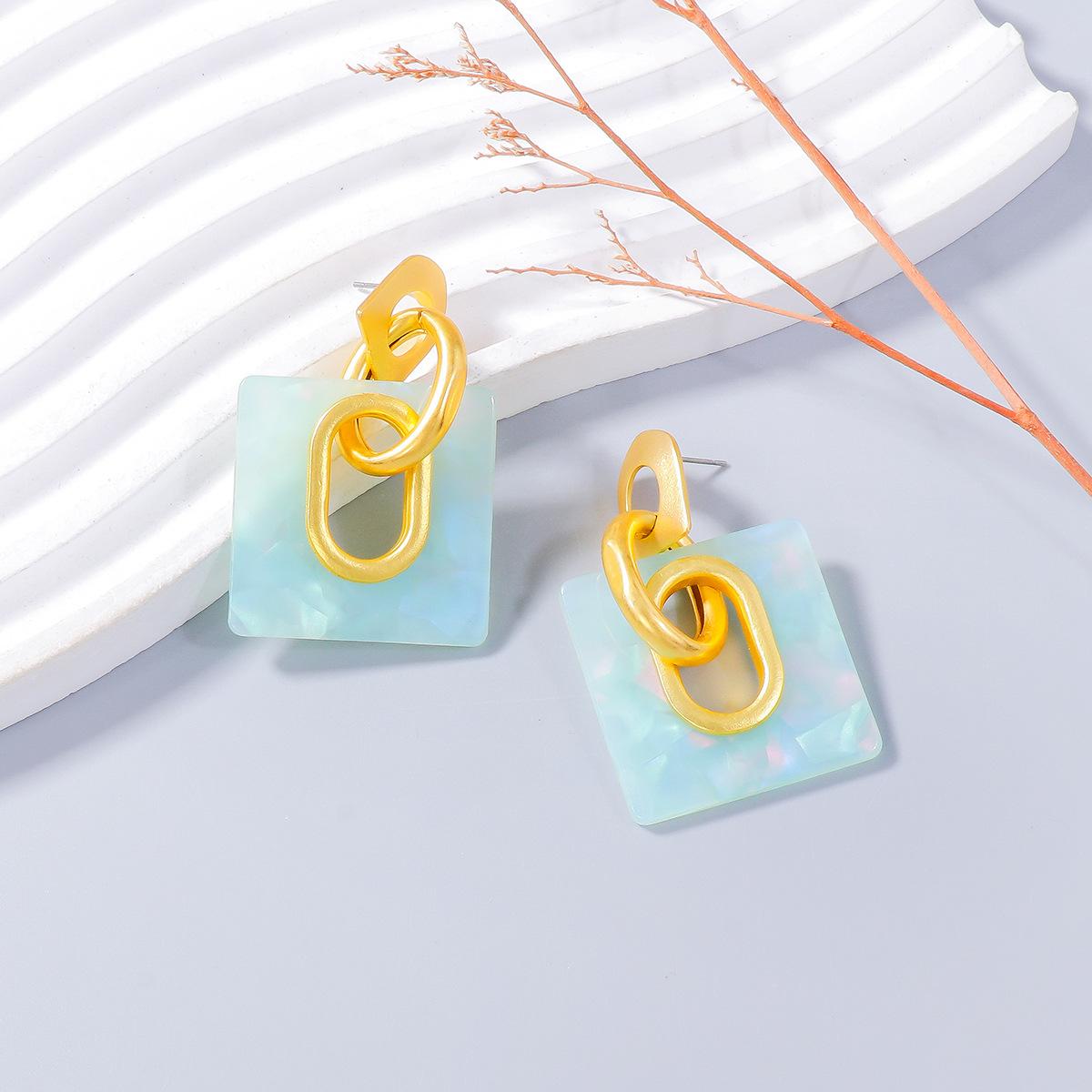

Fashionable geometric earrings розовый