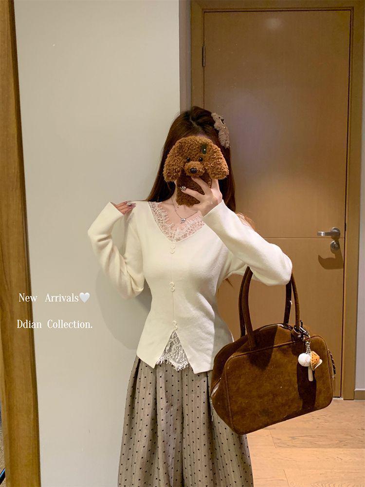 Niche V-Neck Lace Patchwork Knitwear: Autumn/Winter Slimming Cinched Waist Long Sleeve Top for Women
