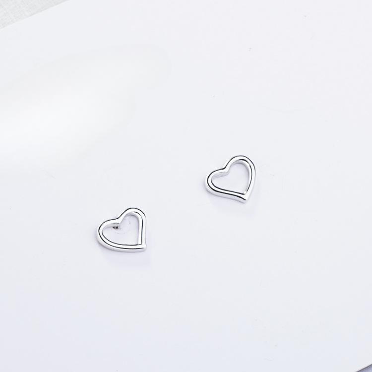 S925 Sterling Silber Junges Mädchen Herz-Förmigen Stud Ohrringe Koreanische Einfache und Süße Liebe Herz Ohrringe Student Alle-Spiel zubehör