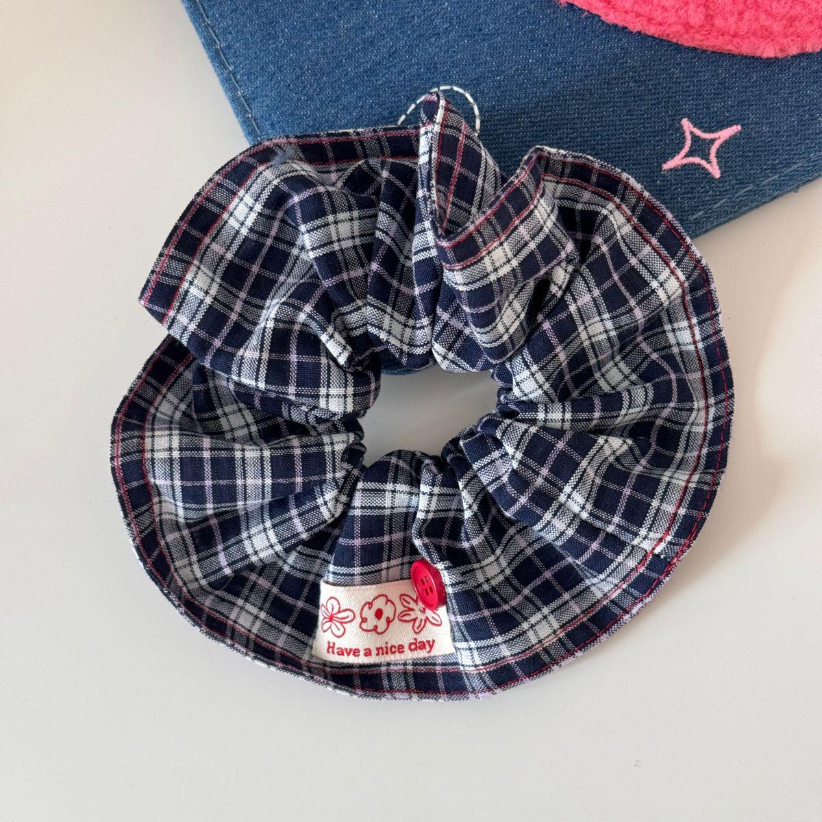 

Navy Blue Red Button Applique Hair Tie: Elegant, Versatile, High Elasticity Hair Accessory