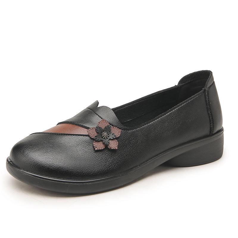 

Весенние и осенние туфли из натуральной кожи с мягкой подошвой и противоскользящим покрытием для женщин среднего возраста — удобные, на плоской подошве для мам и бабушек 40