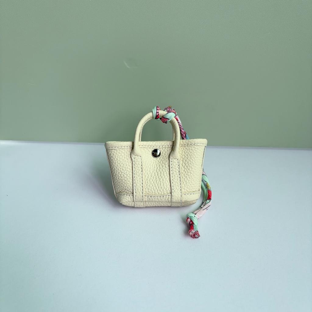 New leather garden small bag 2025 trendy mini garden bag foreign gas bag pendant creative car pendant