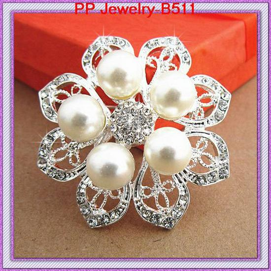 Korean High-End Floral Pearl Brooch for Women - Elegant Silver Lapel Pin Unisex