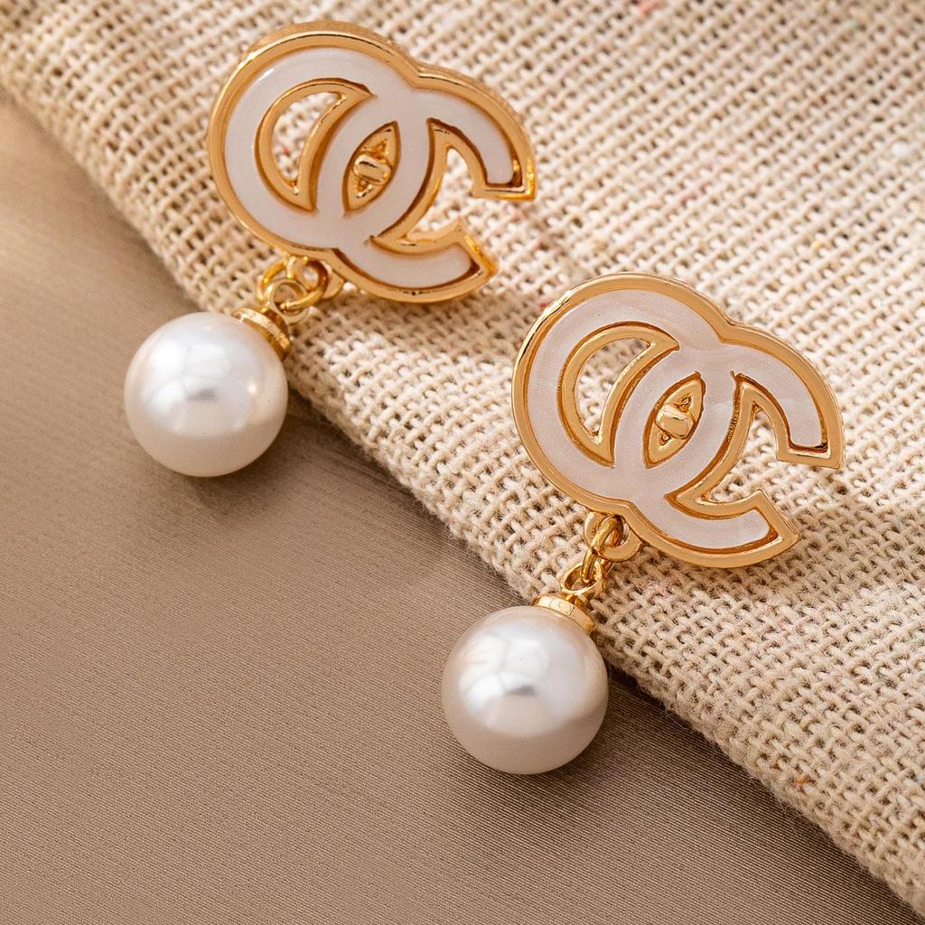 Daisy Jewelry: Imitation Pearl & Rhinestone CC Pendant Earrings for Women's Daily Wear