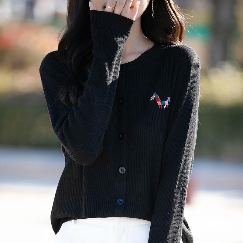 Neuer Strickcardigan mit Rundhalsausschnitt für Frühling und Herbst mit gesticktem bunten Pferd, lockeres und vielseitiges Oberteil