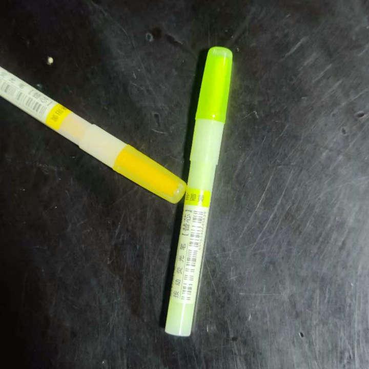 DianShi DS-8157 Bunter Klick-Leuchtstift - Hohe Kapazität für Schüler