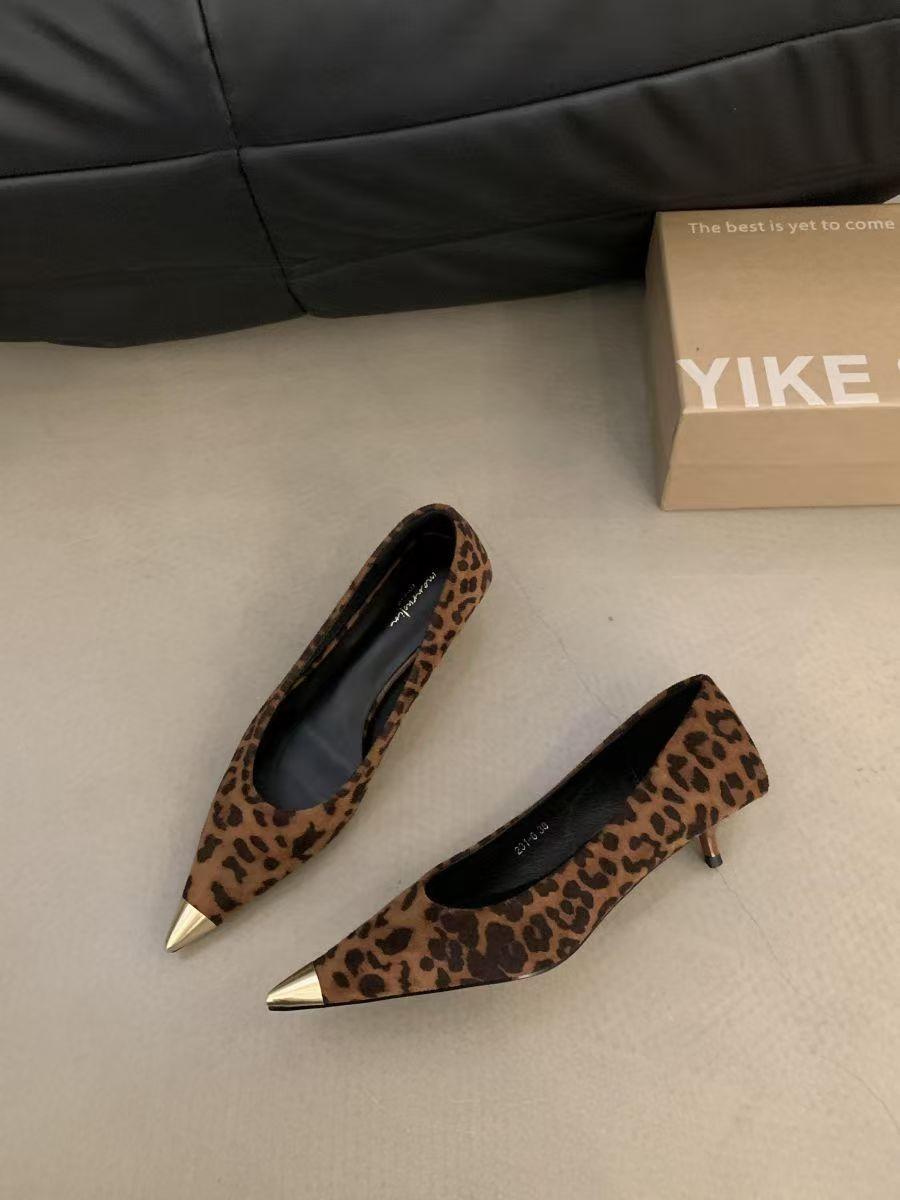 

2025 skirt temperament pointed French light mouth single shoes with color matching new summer stiletto high heels celebrity single 40 цветной печати леопарда