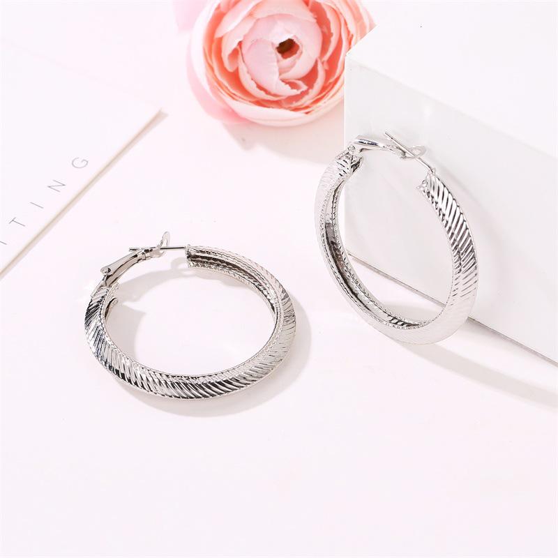 Fashion Circle Thread Earrings Exaggerated Tide Nightclub Earrings Female Jewelry KTJ