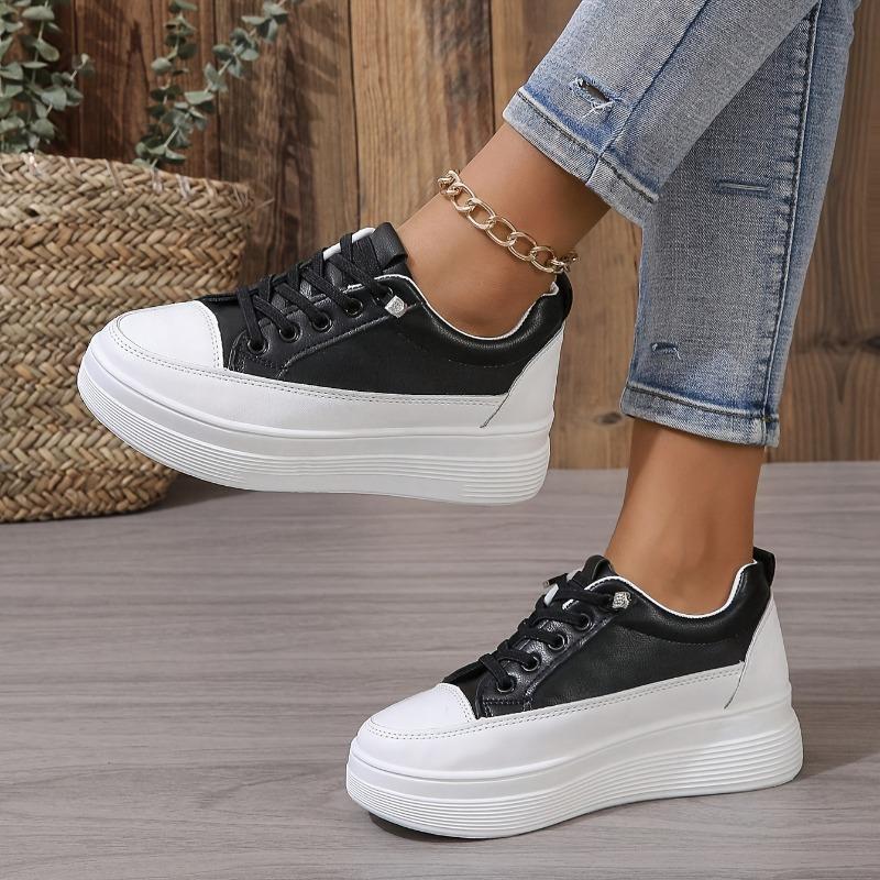 Women'S Fashion Thick Sole Sneakers, Chic Black and White Colorway, Ideal for Casual Attire, Suitable for Any Occasion