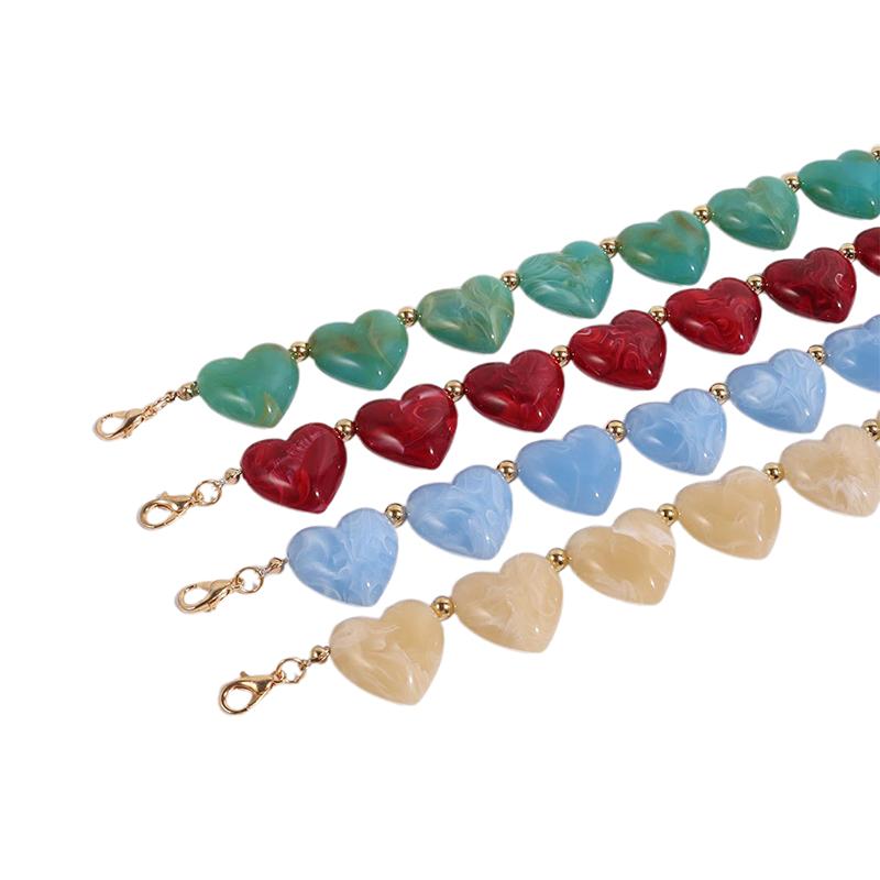 Women Resin Geometric Heart Beaded Collar Necklace Trendy Lightweight Party Jewelry Gift for Girlfriend Birthday
