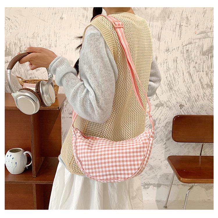 Retro Plaid Women's Dumpling Crossbody Handbag