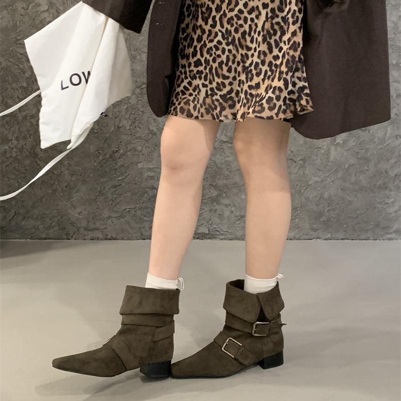 2025 Korean version of the new niche design retro French short boots small square head western boots suede medium boots women's boots