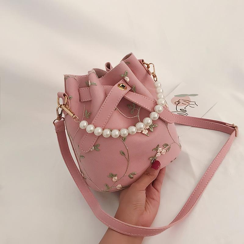 

SCIONE, летняя маленькая свежая маленькая женская сумка, новинка 2019 года, дикая сумка-мессенджер на одно плечо, сумка-ведро с жемчугом в западном стиле 20cm*14cm*18cm розовый