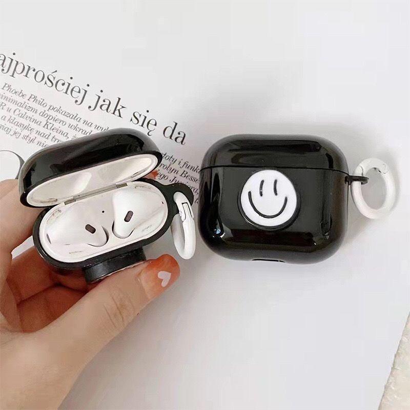 Suitable for Apple Personalized White Smiley Face Soft Black AirPods 1 Bluetooth Earphone Case 1st Generation 1st Generation Simple and Stylish