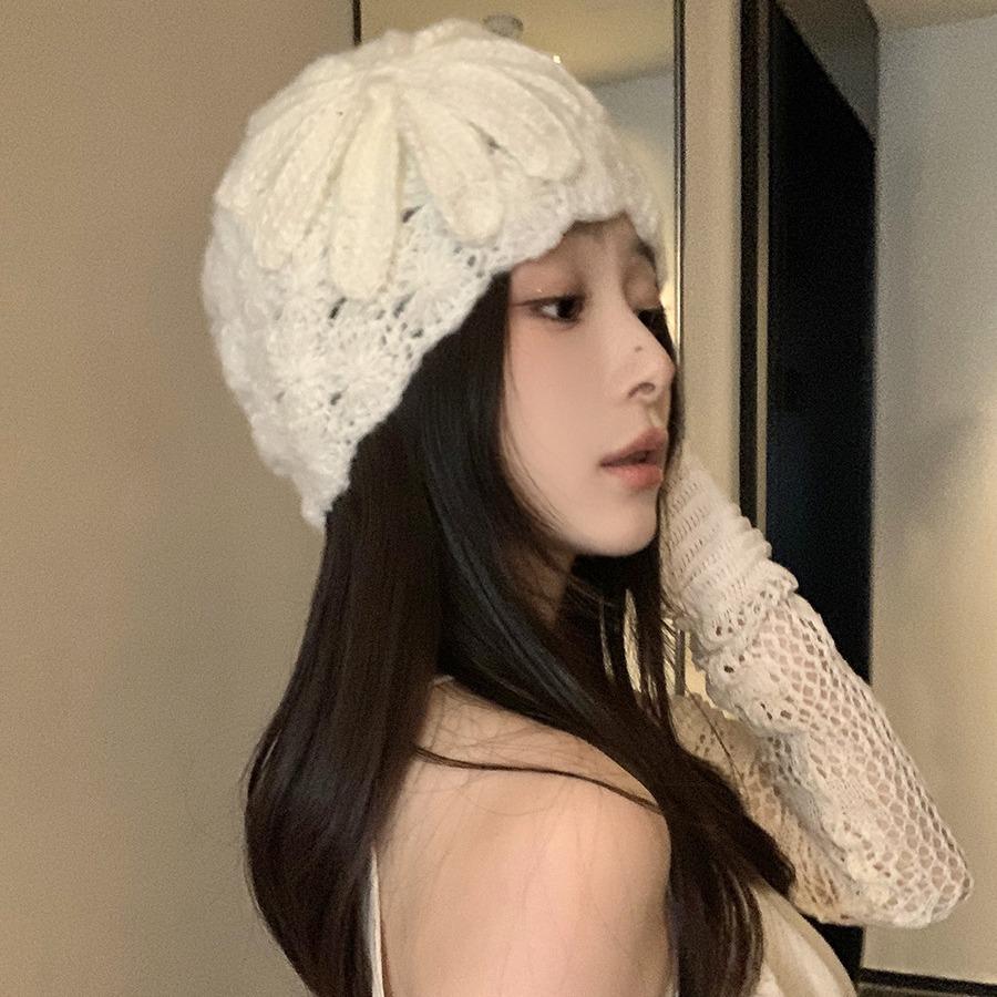 Handmade Crochet Wool Hat Women's Autumn and Winter Flowers Hollow Temperament Versatile Warm Face Small Knitted Hat
