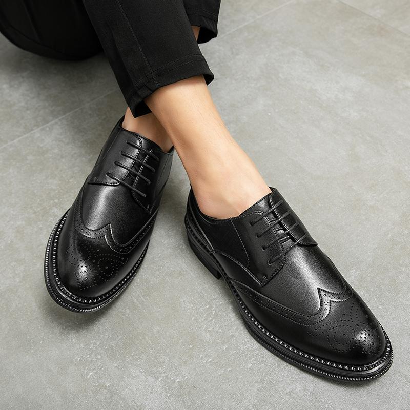 Mode Brogue Geschnitzt Mode Hochzeitsfeier Herren Kleiderschuhe Italienischer Designer Herren Hochwertige Schuhe für Herren Schnürschuhe Herren