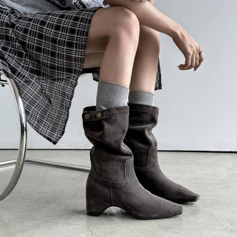 Autumn and Winter Women's Martin Boots Square Head Medium Heel Large Size Women's Boots Rubber Sole Stacking Boots Cowhide New Medium Boots Women