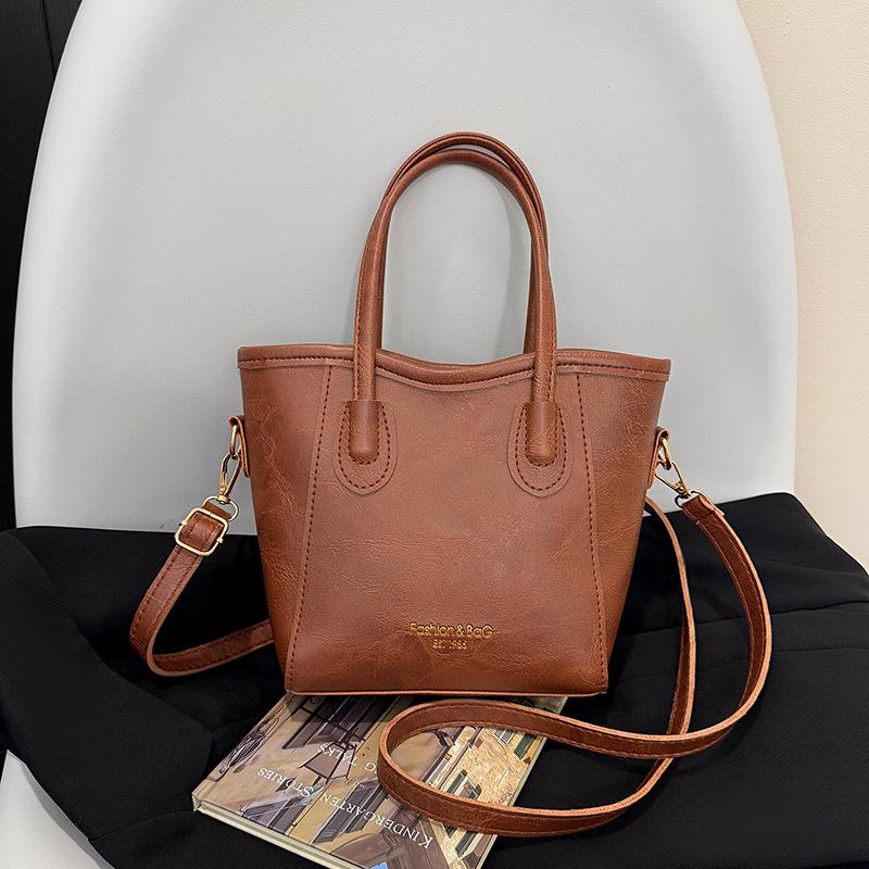 Premium Sense Versatile Portable Bucket Bag New Trendy Texture Casual Shoulder Messenger Bag Niche Design Women's Bag
