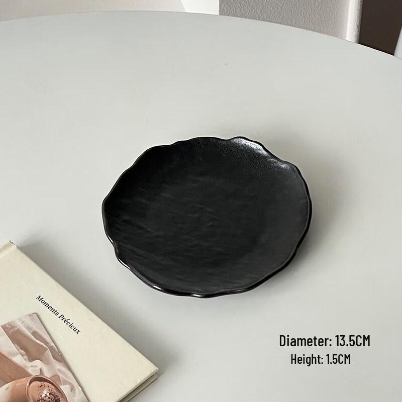 Nordic Irregular Black Rock Pattern Ceramic Plate