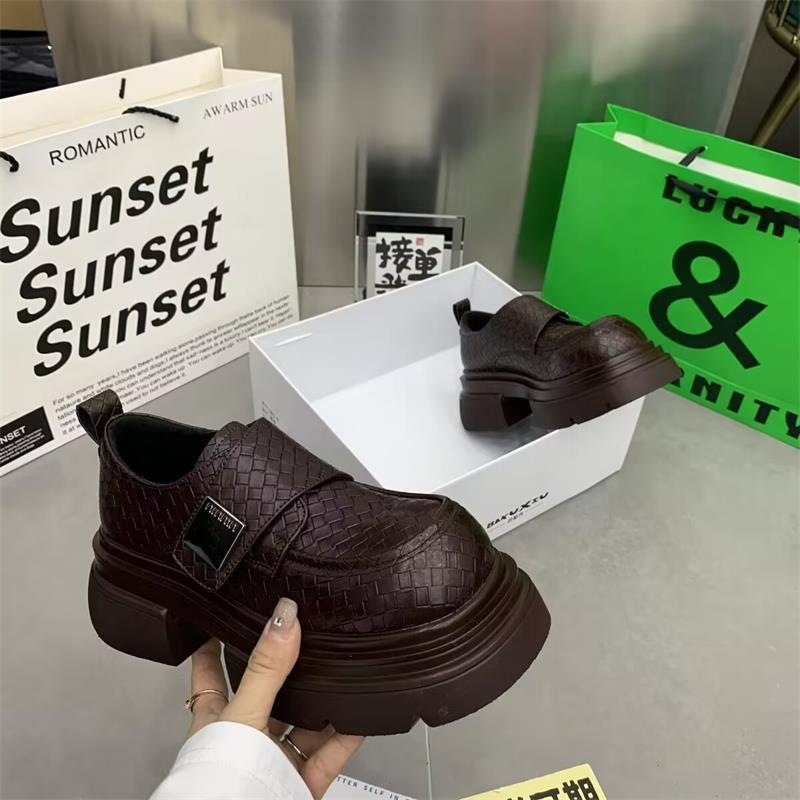 

Модные женские туфли на толстой подошве, новые модные тенденции весны и осени 2024 года, туфли на плоской подошве, повседневные кожаные туфли класса люкс в ретро-британском стиле 40 коричневый