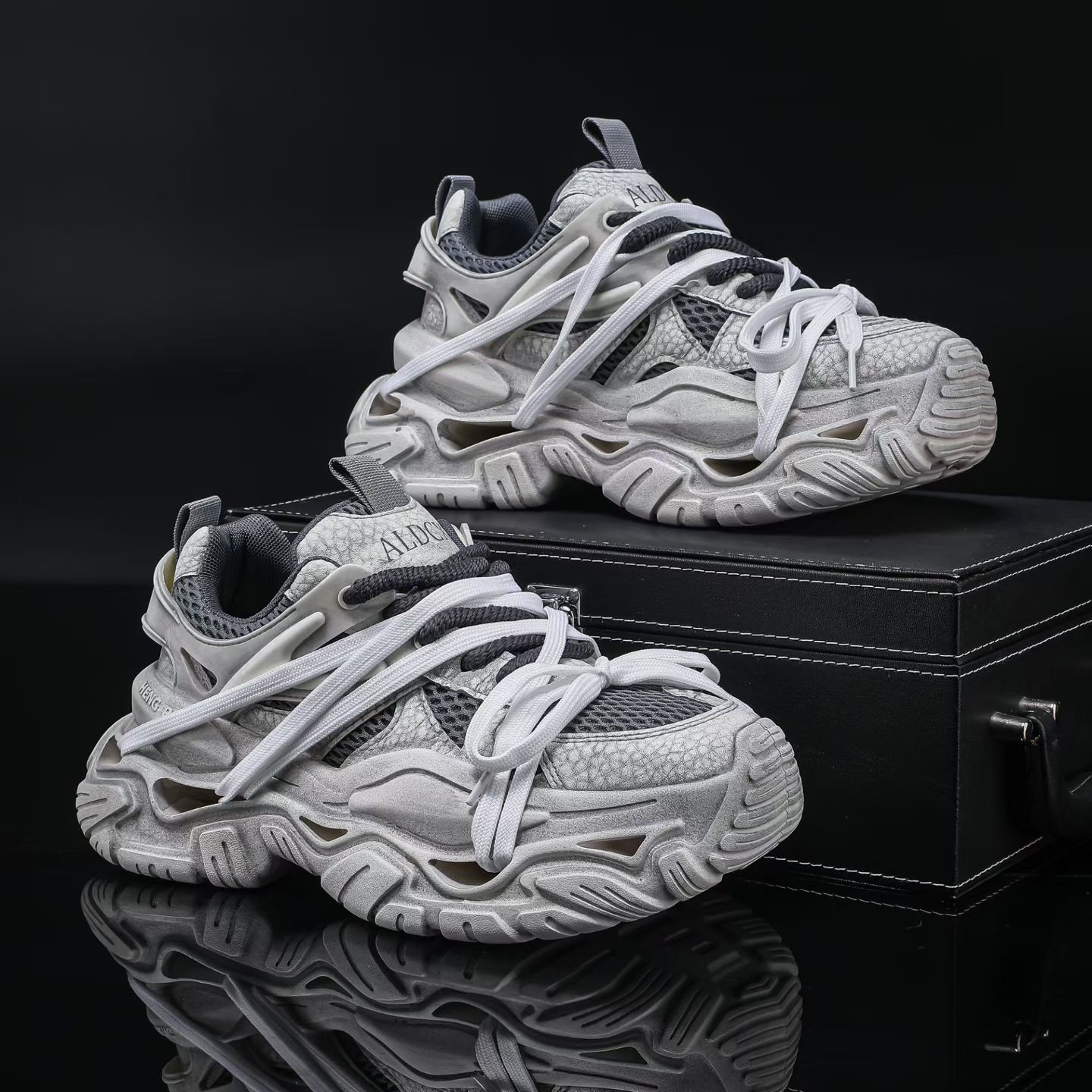 Retro Dirty Old Platform Shoes Men`S