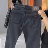 Abbigliamento da uomo stile coreano per primavera e autunno Jeans slim in denim Pantaloni casual lavati