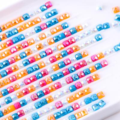 Nailart – Nagelsteentjes en nagelsieraden