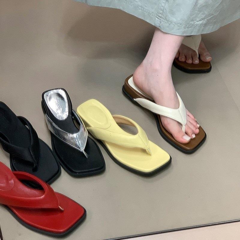 Seaside Pinch Flip-flops Women Wear New Beach Sandals Fashion Sense