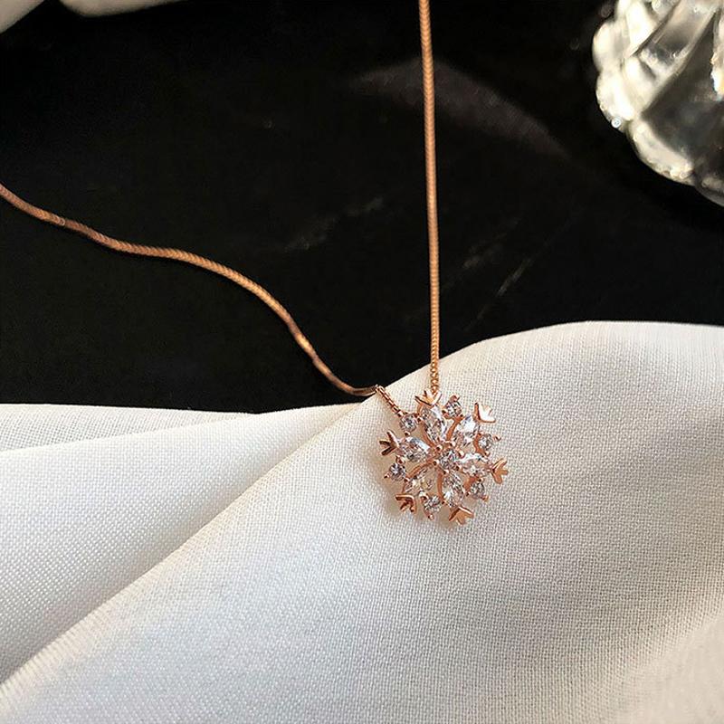 Merry Christmas Snowflake Zircon Necklace For Women Men Elk Xmas Tree Exquisite Collarbone Chain New Year Party Festival Jewelry